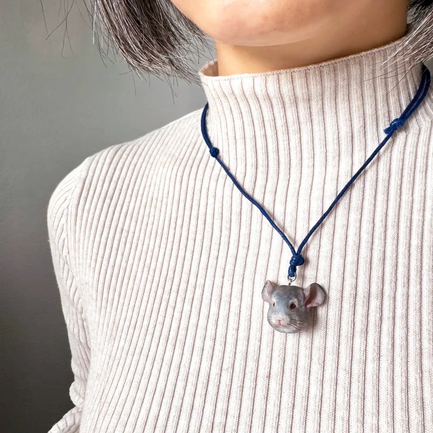 Chinchilla Pendant necklace | Grey