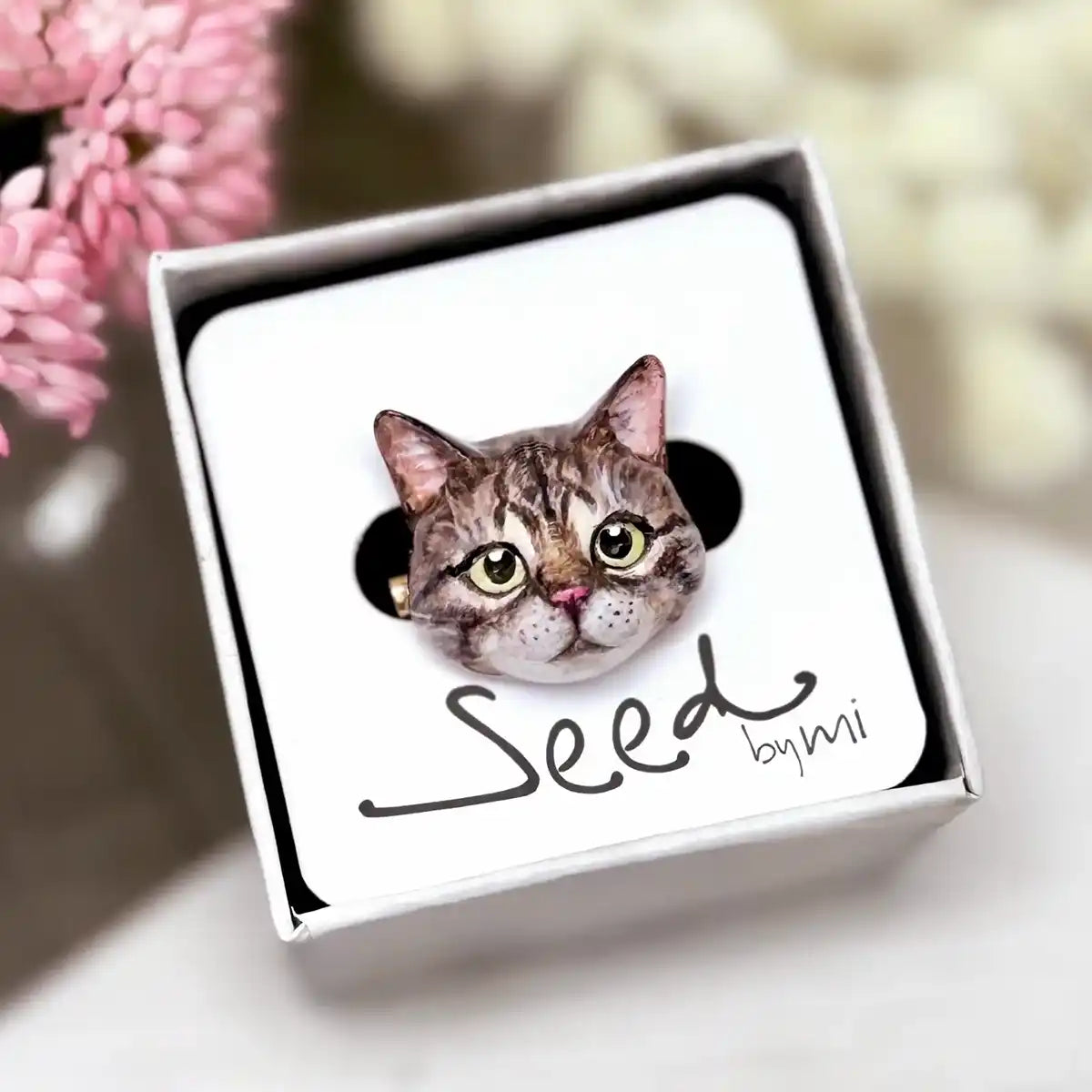 Domestic Shorthair Brooch | Tabby & Diamond shape