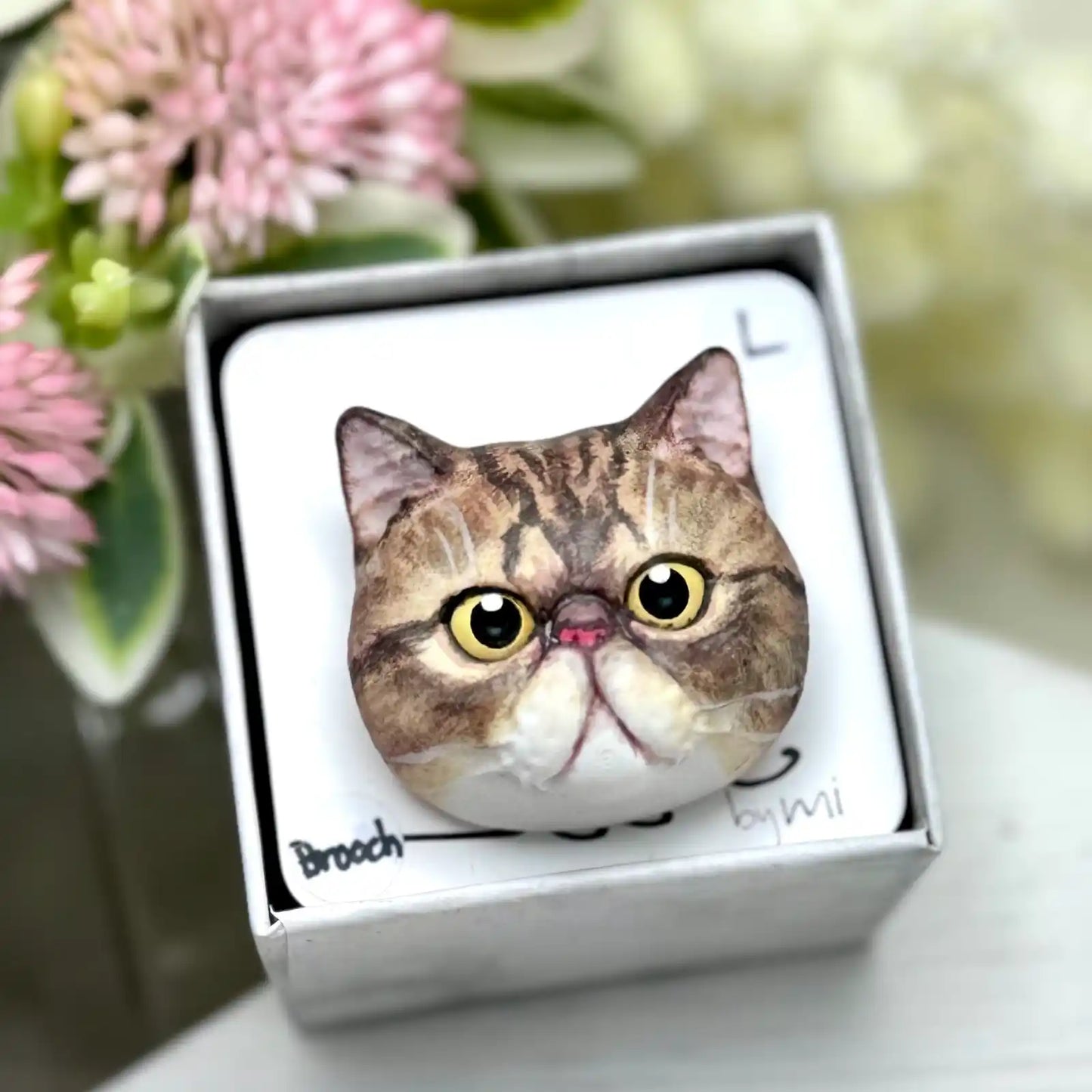 Exotic Shorthair Large Brooch | Tabby & White