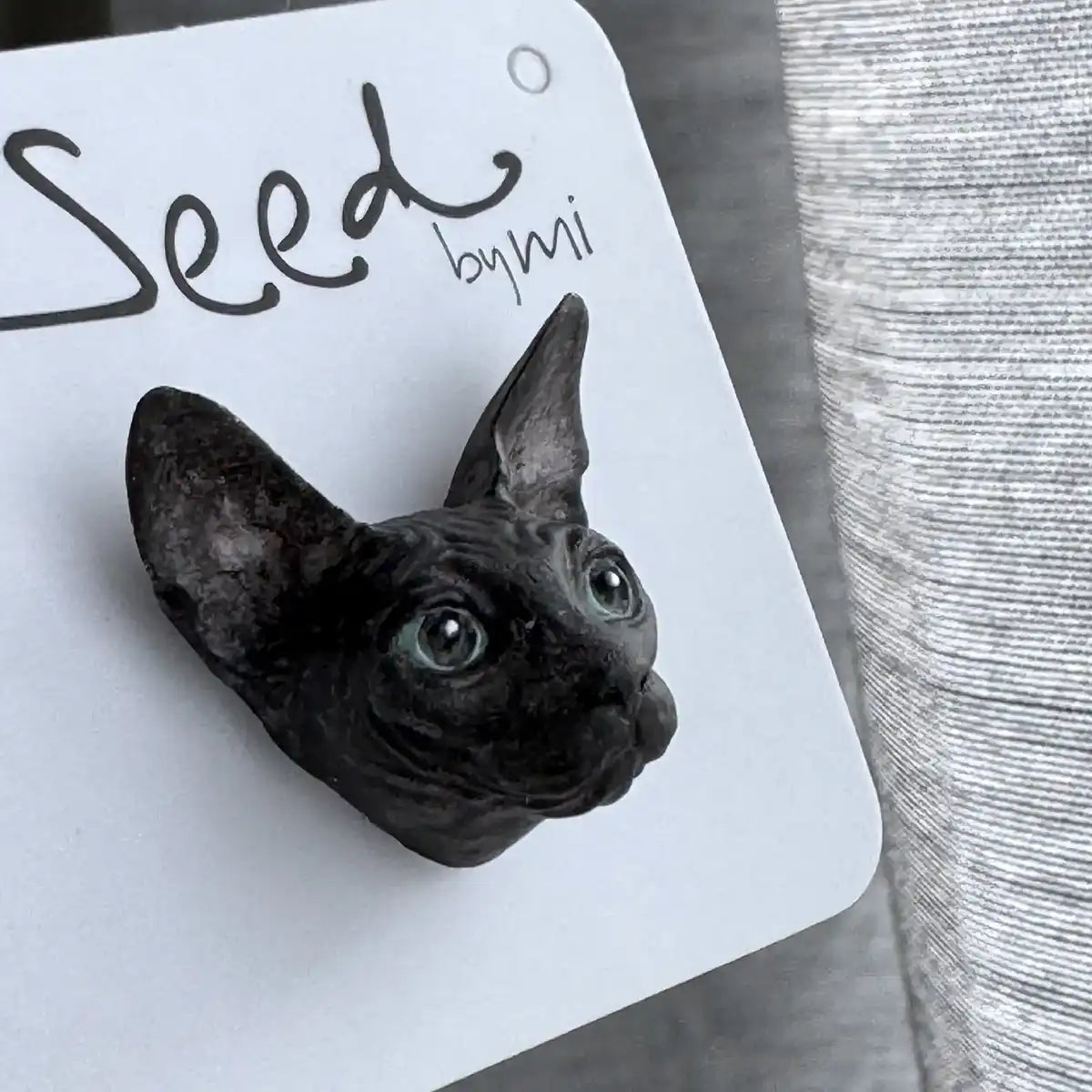 Sphynx Cat small magnet Black package display