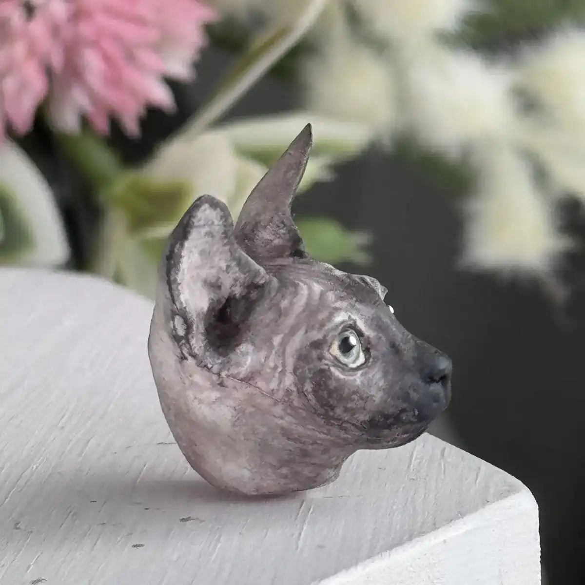 Sphynx cat Blue point pendant necklace right view