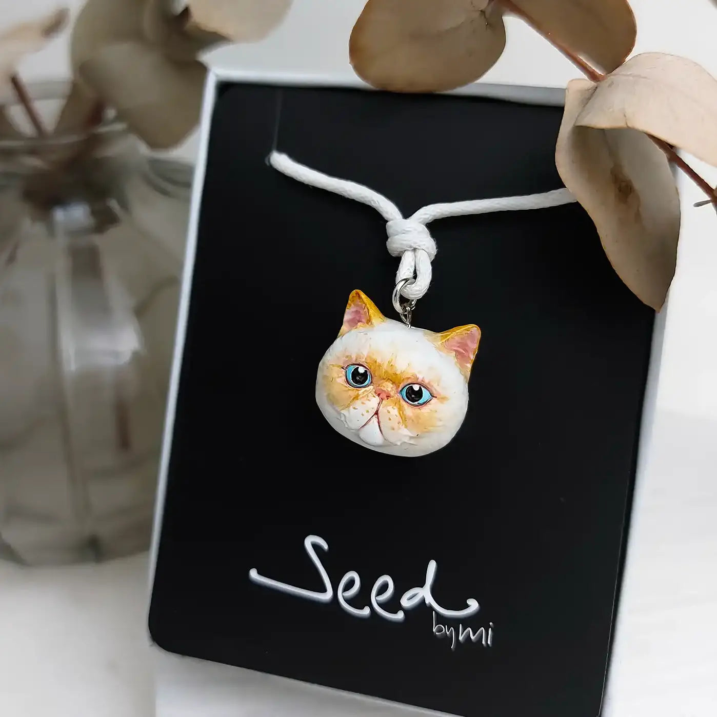 cat Exotic shorthair flame point pendant necklace package display