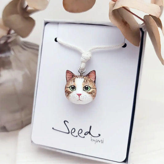 cat Domestic shorthair tabby white pendant necklace package display