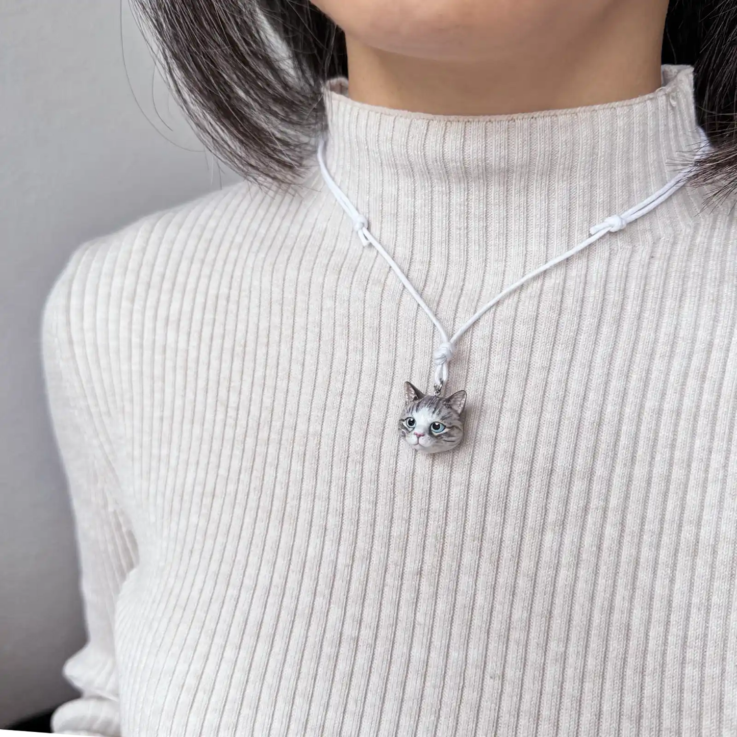 Domestic Shorthair Pendant necklace | Silver & White Tabby & Diamond shape