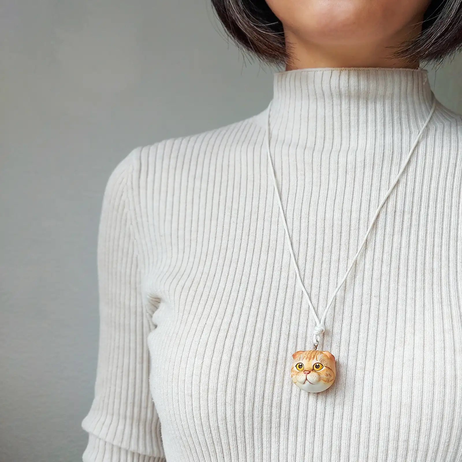 cat scottish fold ginger large pendant wearing
