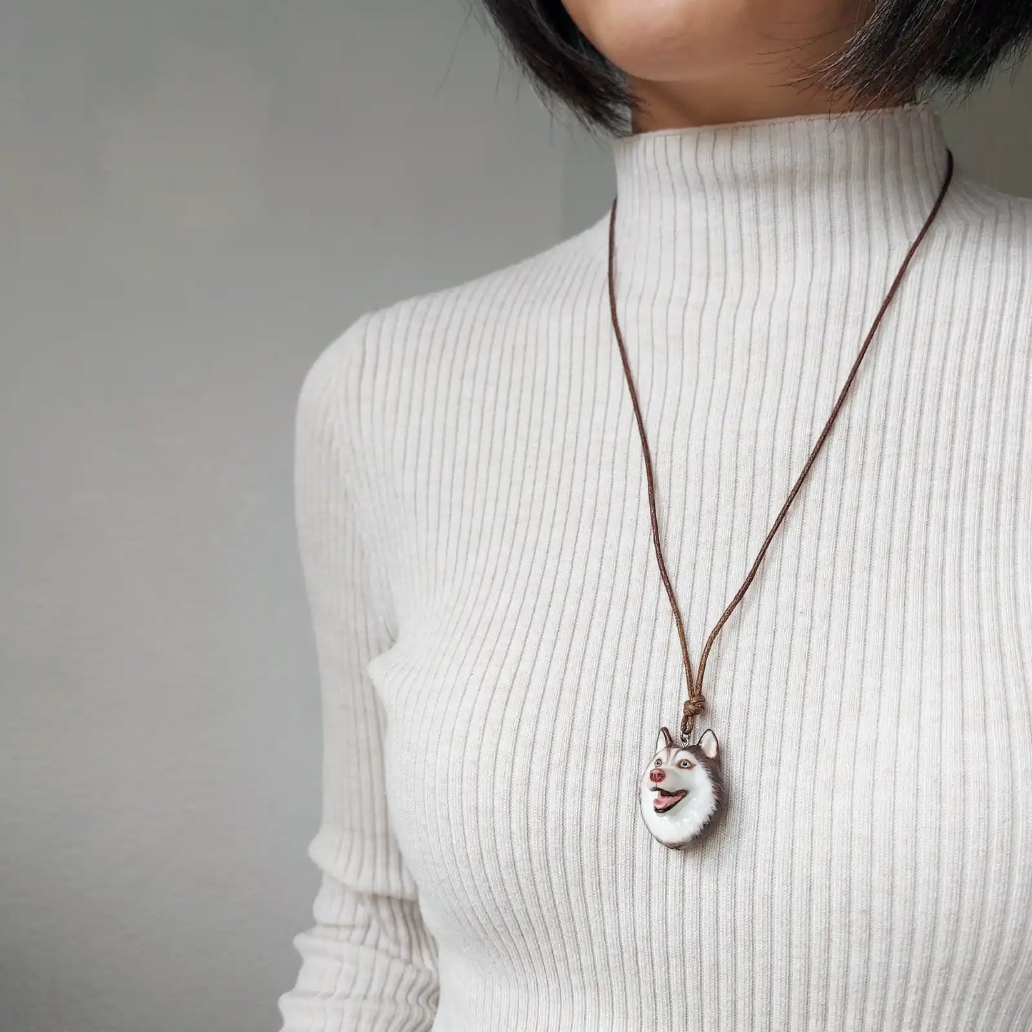Husky Large Pendant necklace | Red & White